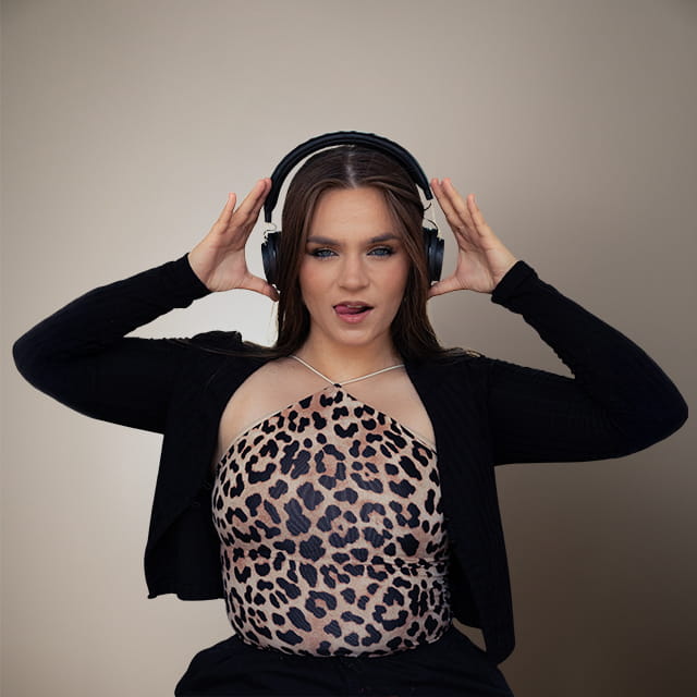 DJ Samantha